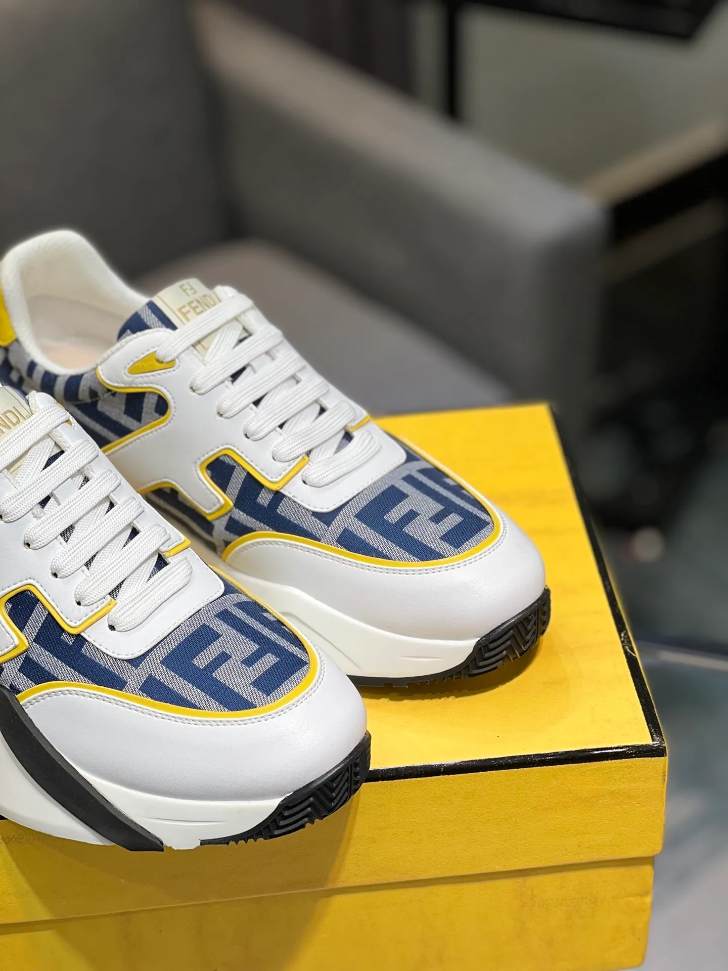 Men's shoes 💰580 FENDI men's fashion casual shoes 👟Hot sale🔥Official website 1:1 replica ⬆️Original quality - Original leather - Original breathable mesh lining Original outsole 1:1 replica, code number 38-44 (45-46 customized)